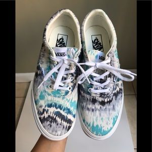 Vans Size: Woman's US 10  EUR 41